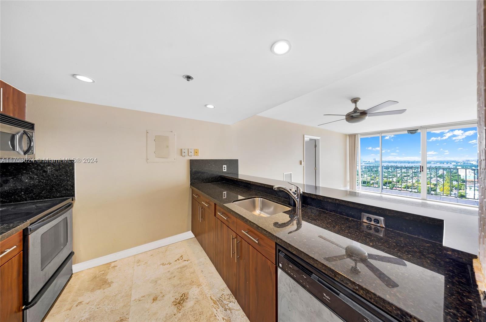 THE GRANDVIEW PALACE COND - Residential