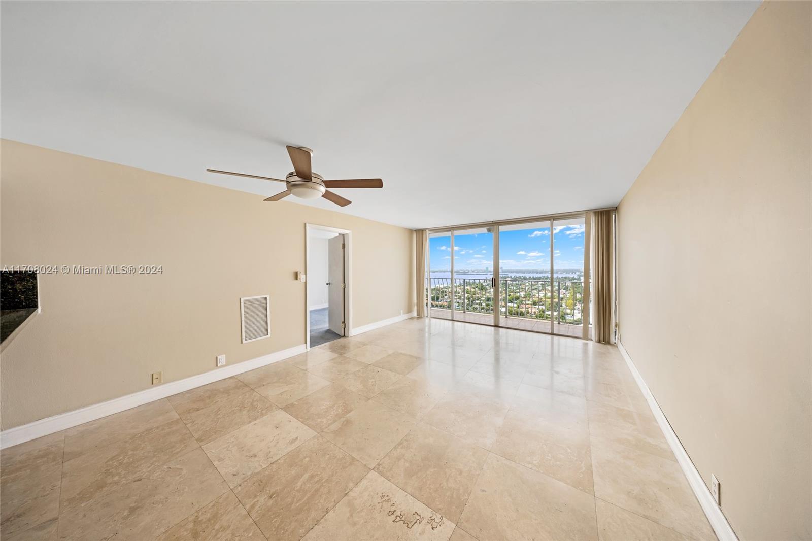 THE GRANDVIEW PALACE COND - Residential