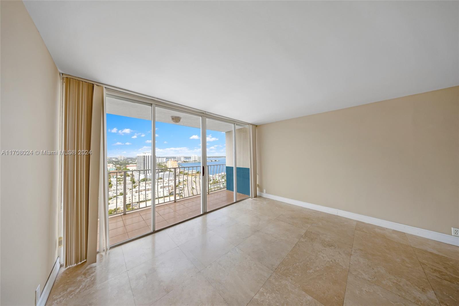 THE GRANDVIEW PALACE COND - Residential