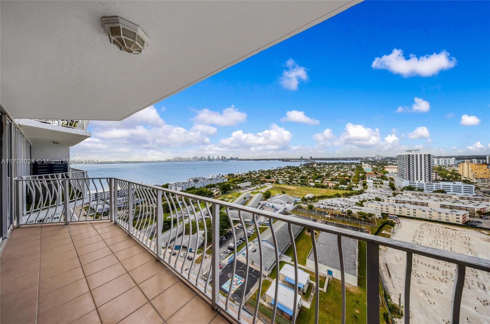 THE GRANDVIEW PALACE COND - Residential