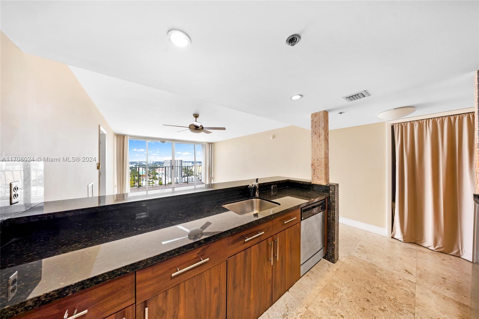 THE GRANDVIEW PALACE COND - Residential
