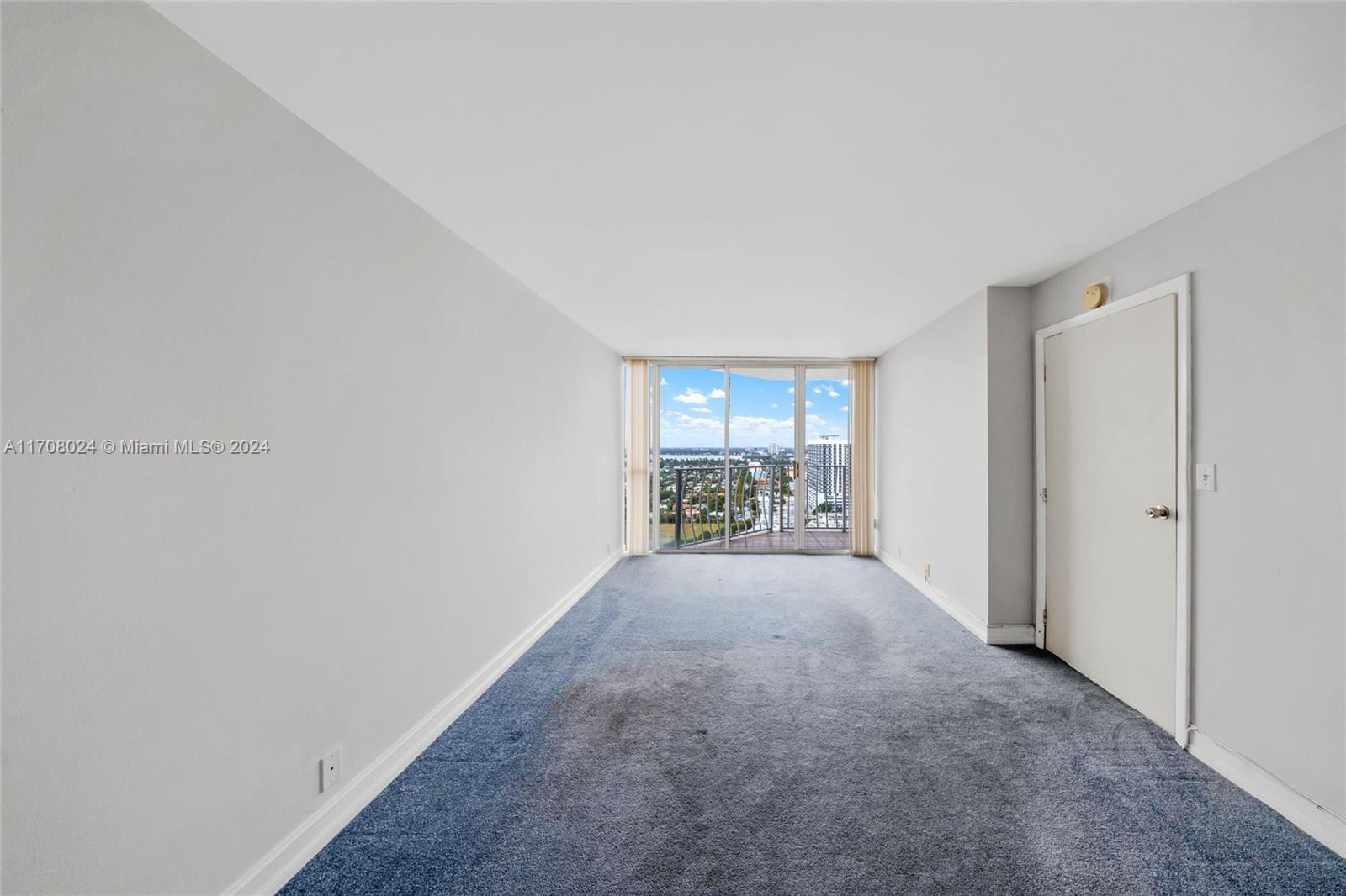 THE GRANDVIEW PALACE COND - Residential