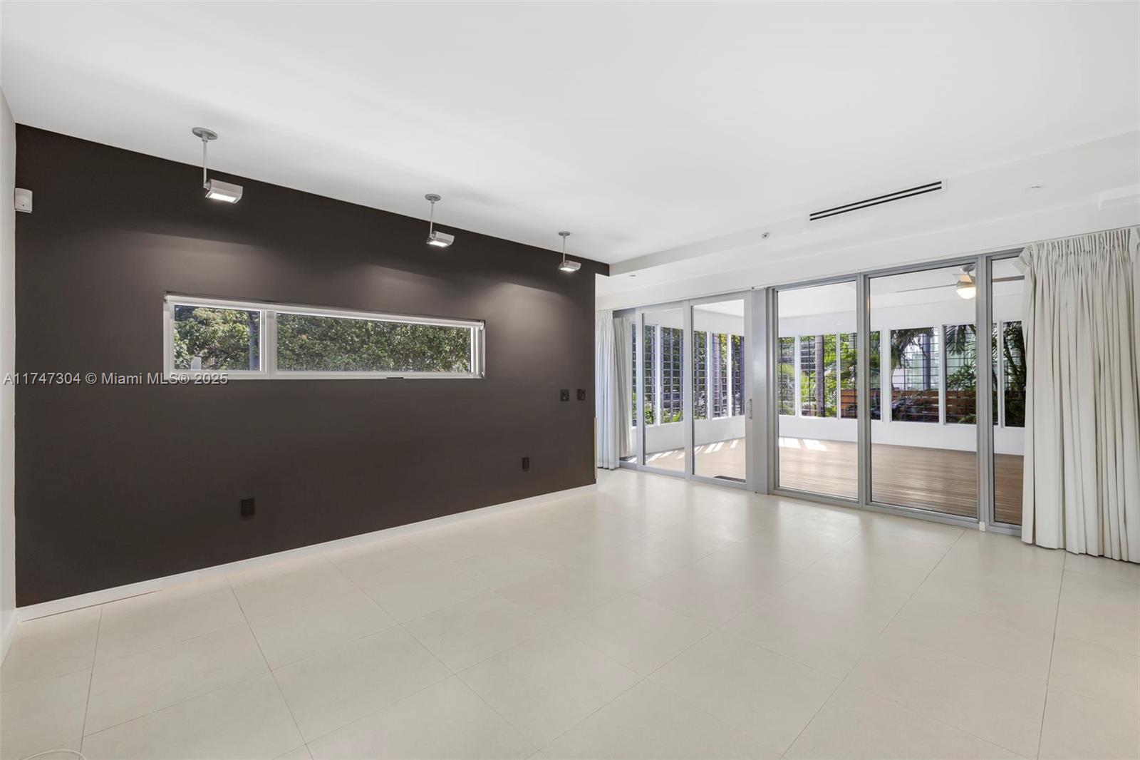 340 Jefferson Ave 1, Miami Beach, Miami-Dade County, Florida - 2 Bedrooms  
2 Bathrooms - 