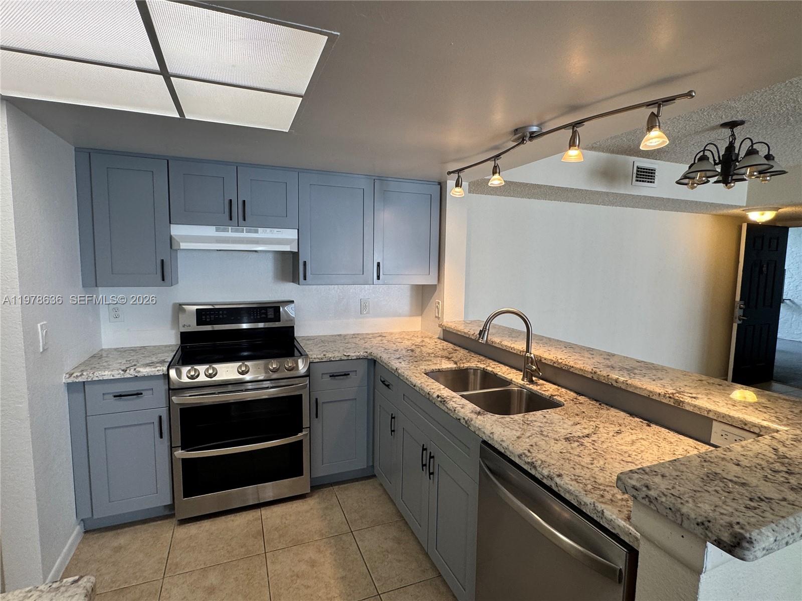 VISCONTI CONDO - Residential Lease