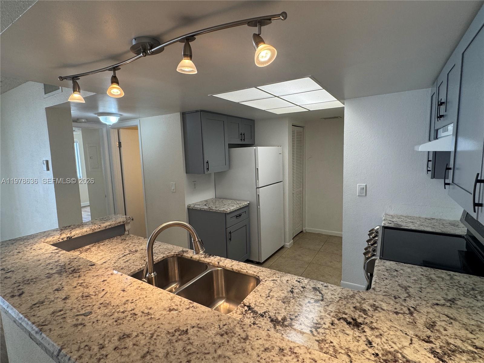 VISCONTI CONDO - Residential Lease