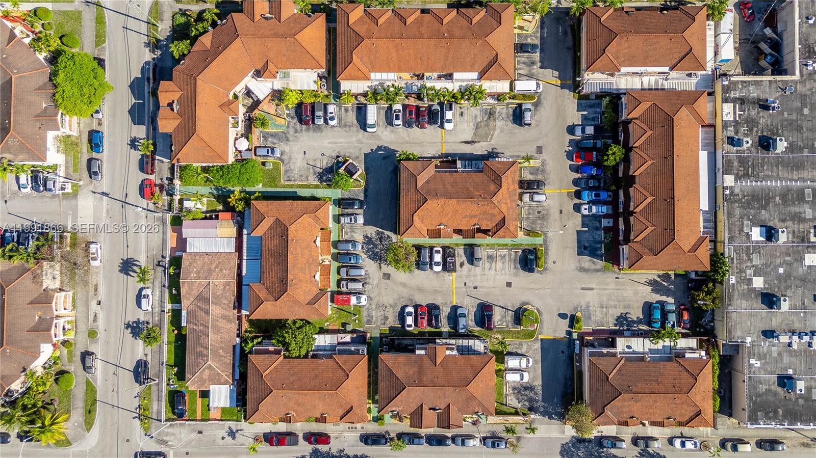 LOS PORTALES SEC B CONDO - Residential