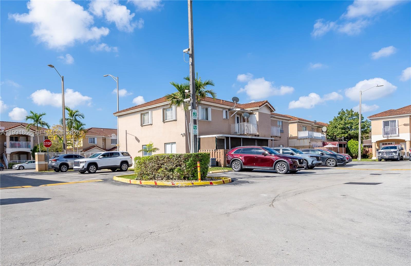 LOS PORTALES SEC B CONDO - Residential