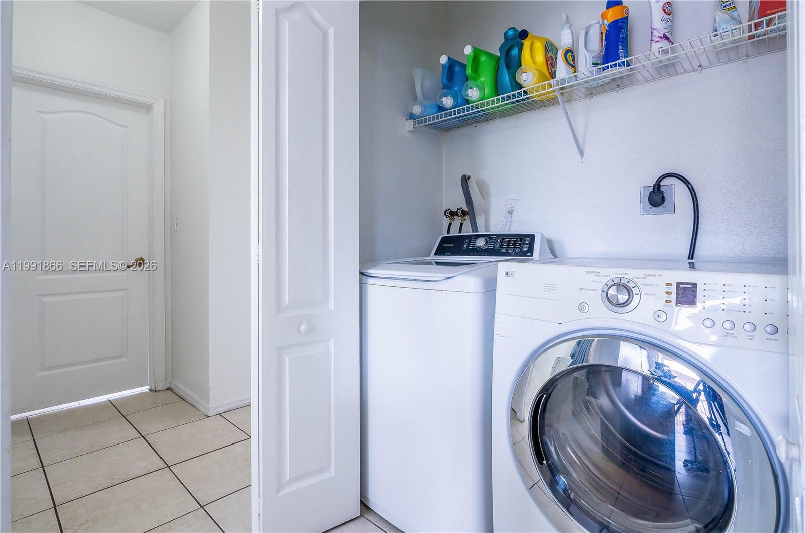 LOS PORTALES SEC B CONDO - Residential