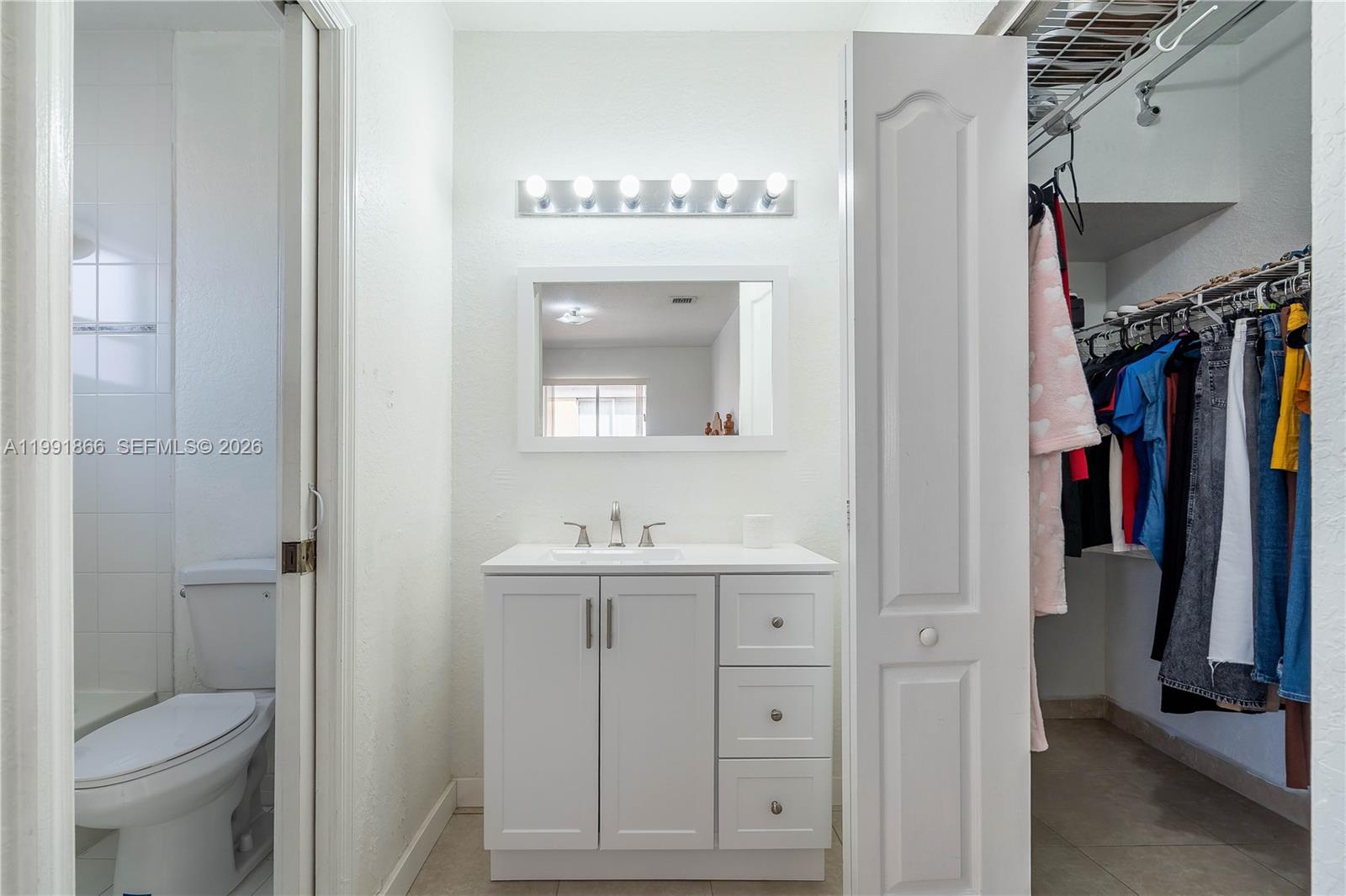 LOS PORTALES SEC B CONDO - Residential