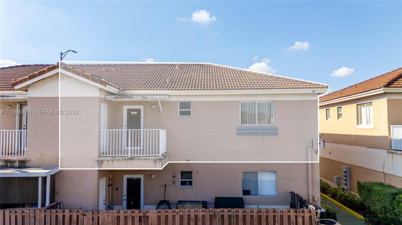 LOS PORTALES SEC B CONDO - Residential