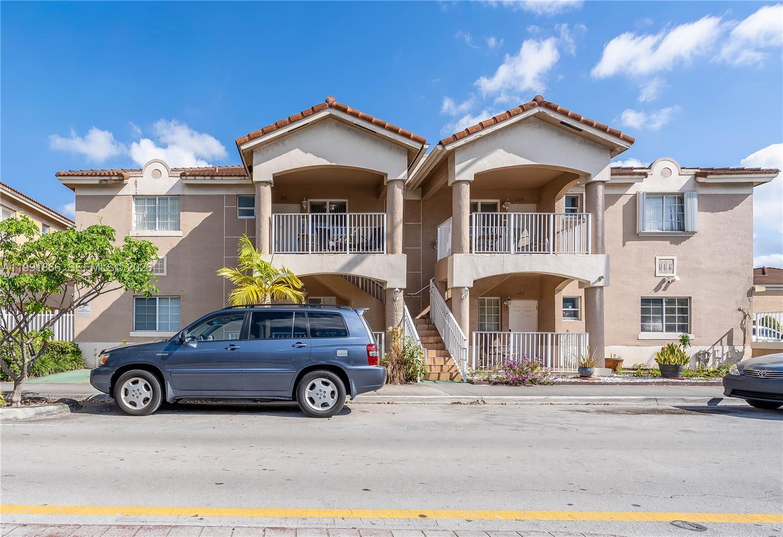 LOS PORTALES SEC B CONDO - Residential