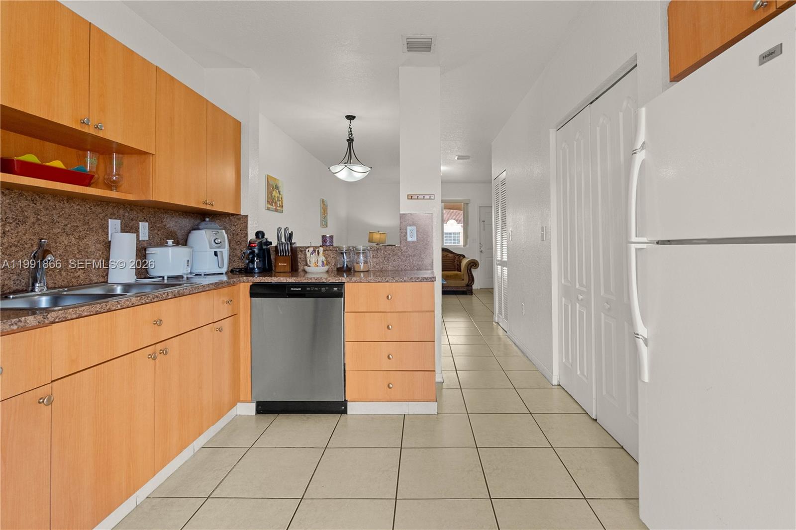 LOS PORTALES SEC B CONDO - Residential