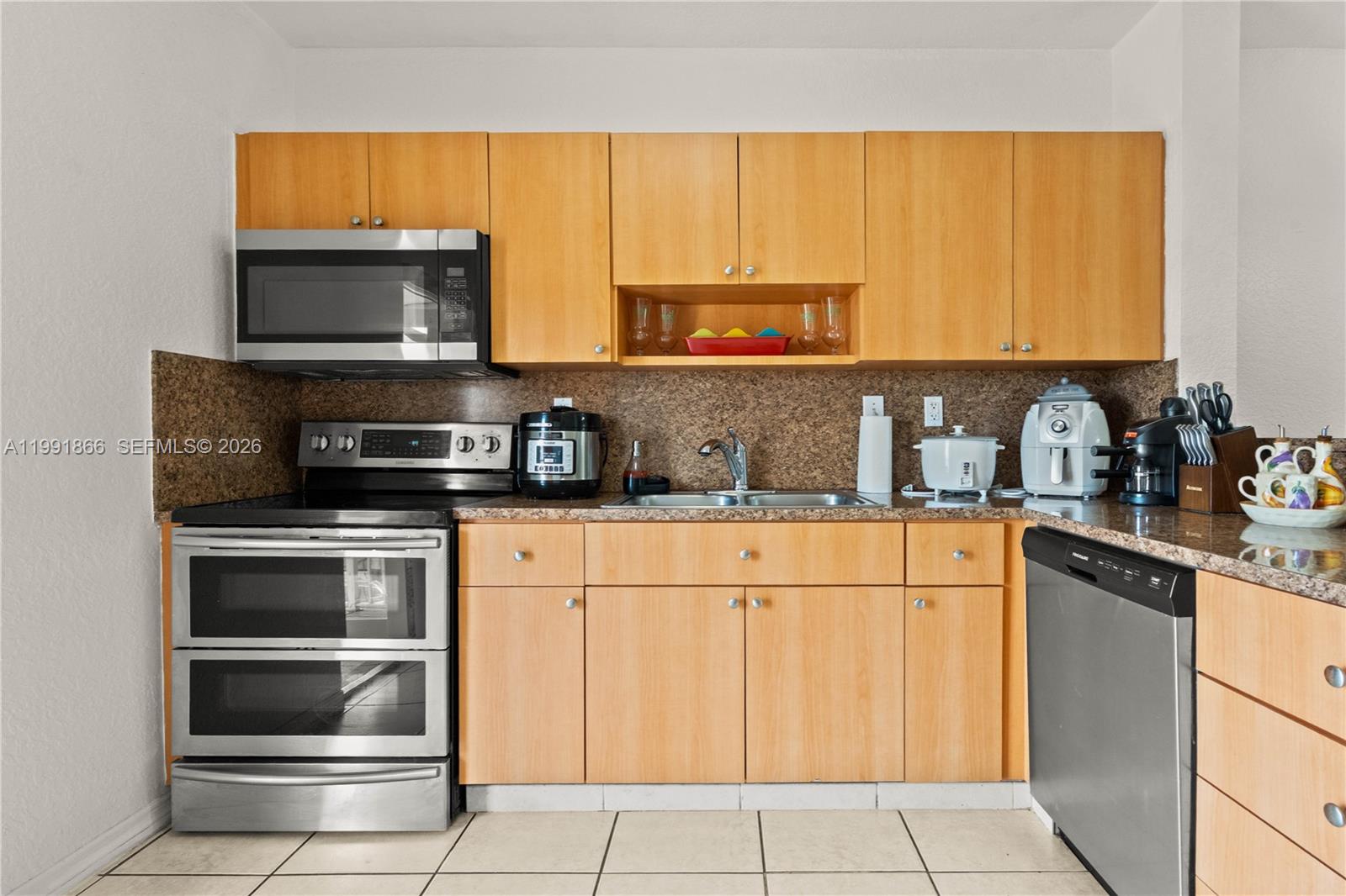 LOS PORTALES SEC B CONDO - Residential