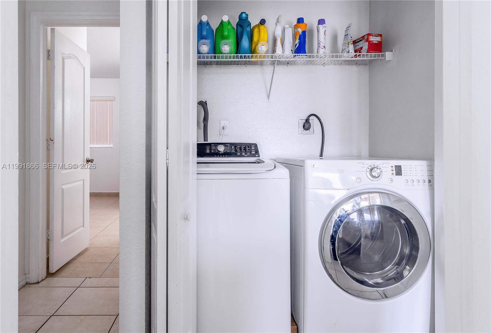 LOS PORTALES SEC B CONDO - Residential