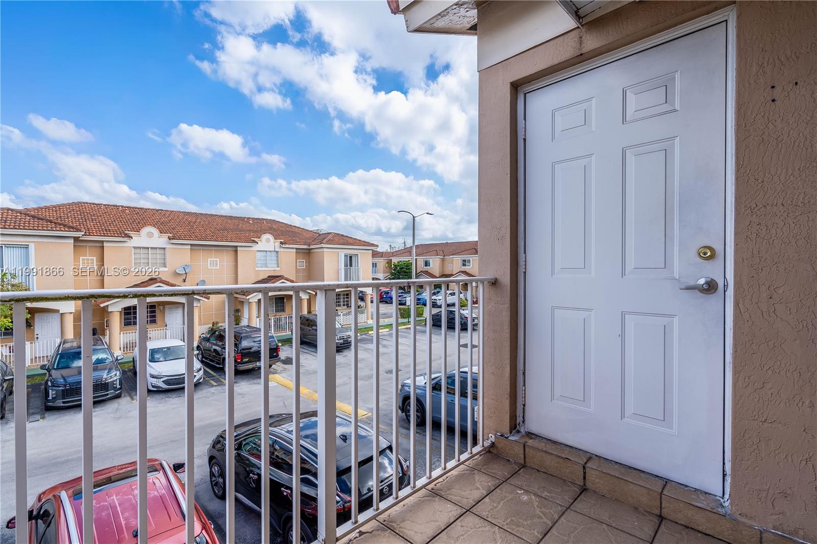 LOS PORTALES SEC B CONDO - Residential