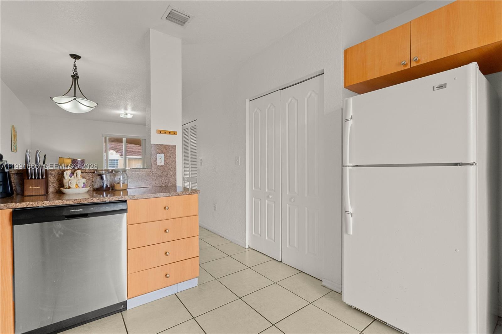 LOS PORTALES SEC B CONDO - Residential