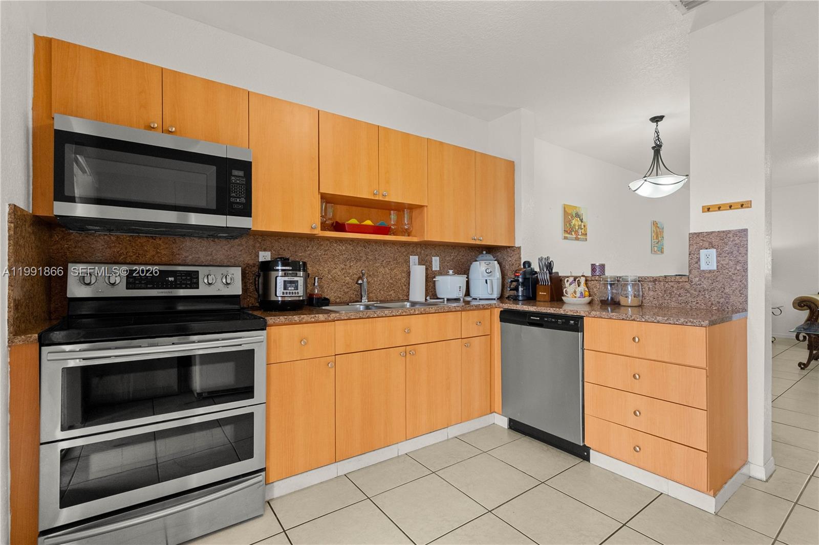 LOS PORTALES SEC B CONDO - Residential