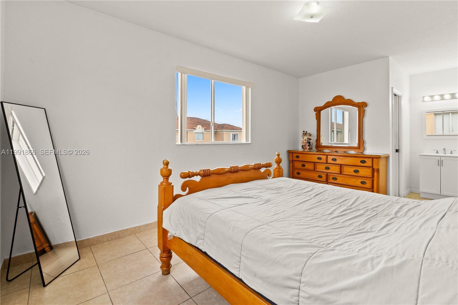 LOS PORTALES SEC B CONDO - Residential