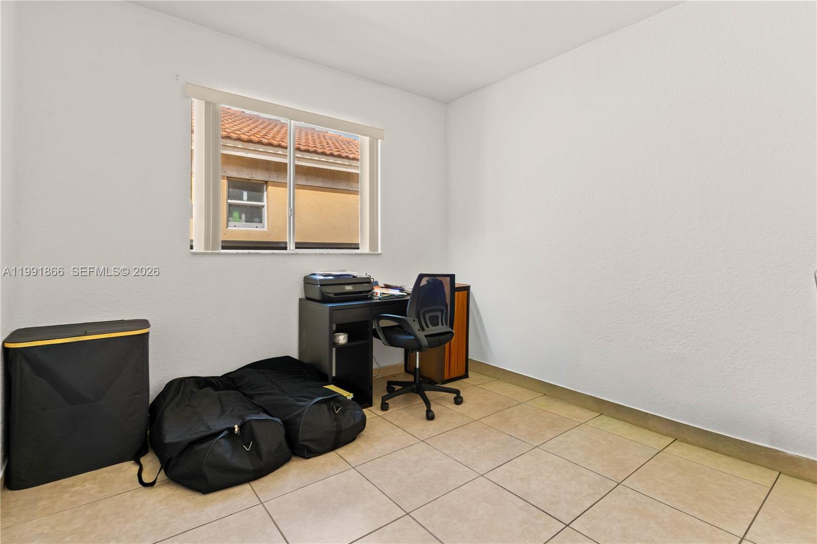 LOS PORTALES SEC B CONDO - Residential