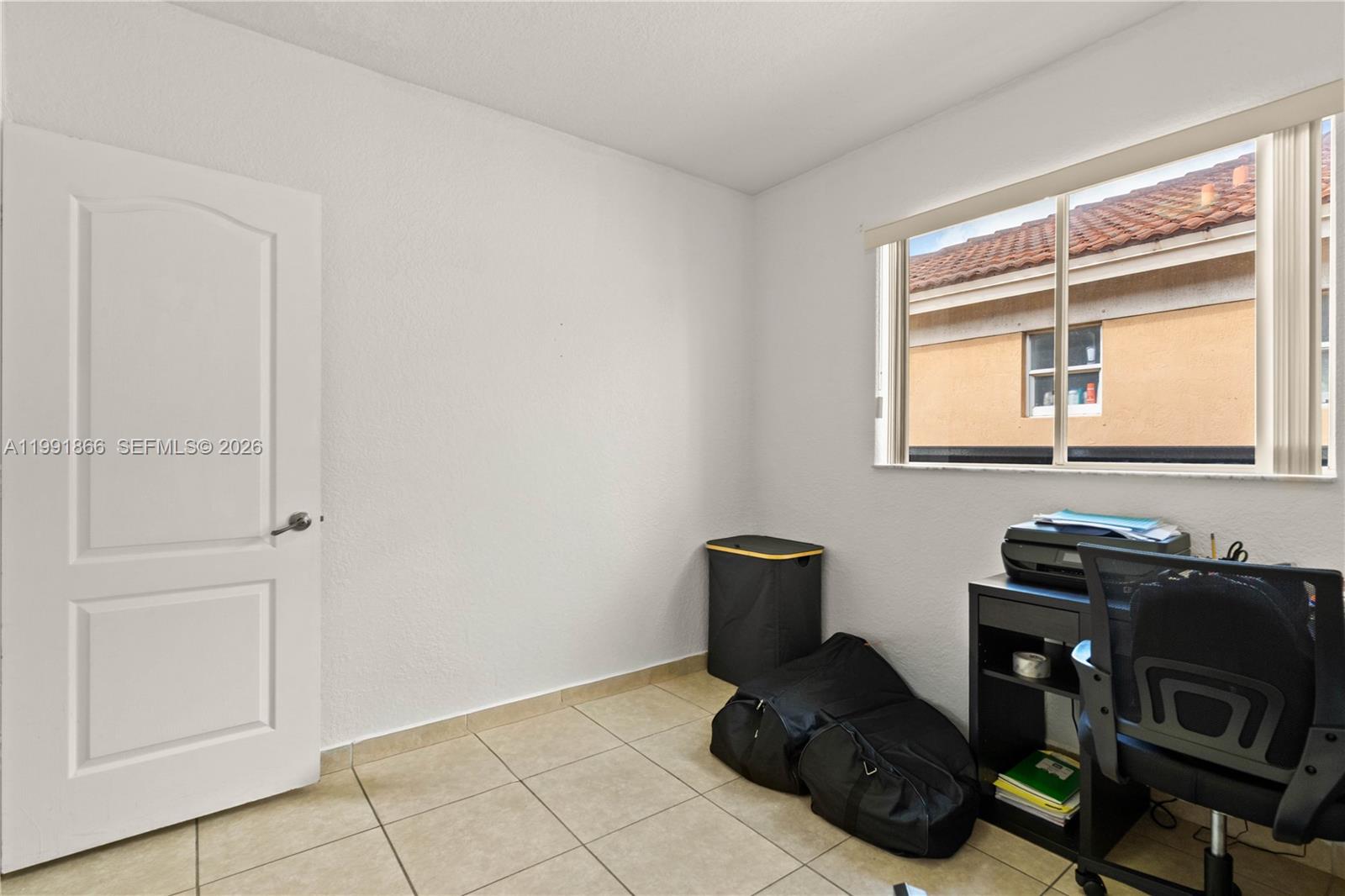 LOS PORTALES SEC B CONDO - Residential