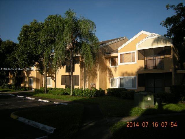 Spacious 2-bedroom, 2-bath condo located in the heart of Pembroke Pines. Conveniently situated near shopping centers, top-rated schools, Hard Rock Stadium, and major highways offering easy access to everything you need. Property is currently in a receivership and deemed UNINHABITABLE. A HHA will be required to be signed by the buyer. Property is being sold AS-IS, WHERE-IS, WITH NO ACCESS.
Please Note: Due to current City of Pembroke Pines regulations, the property is not accessible and no viewings are permitted at this time.