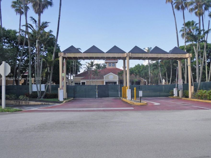 Spacious 2-bedroom, 2-bath condo located in the heart of Pembroke Pines. Conveniently situated near shopping centers, top-rated schools, Hard Rock Stadium, and major highways offering easy access to everything you need.