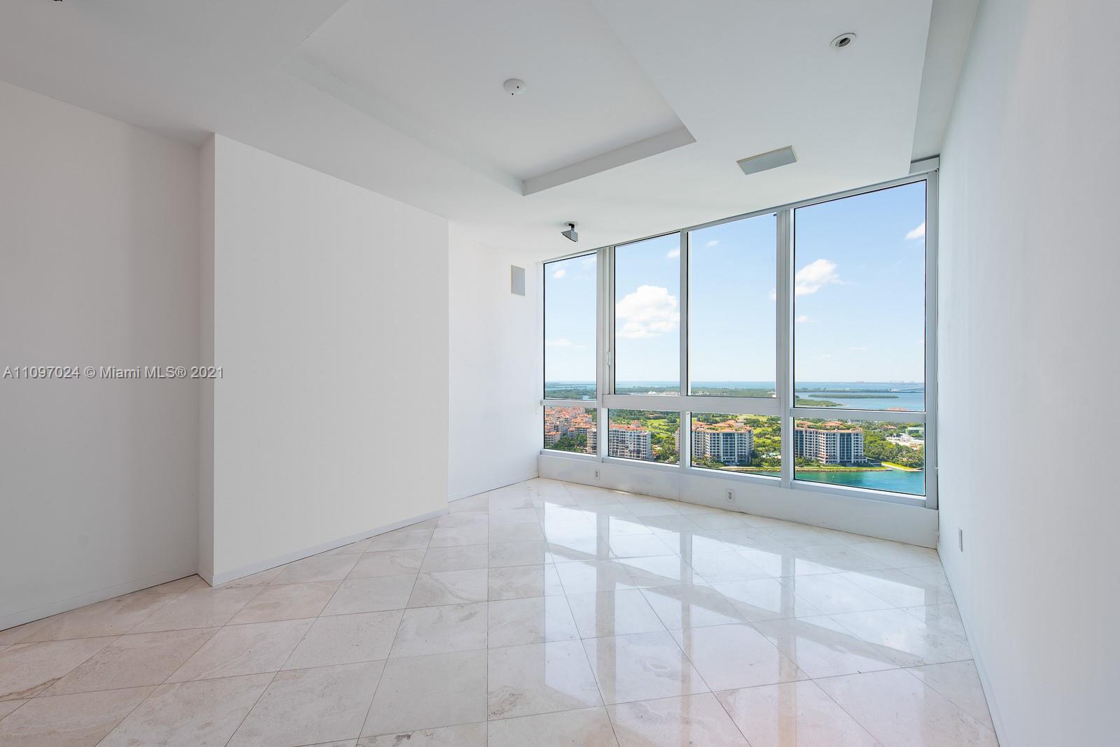 CONTINUUM ON SOUTH BEACH - Residential