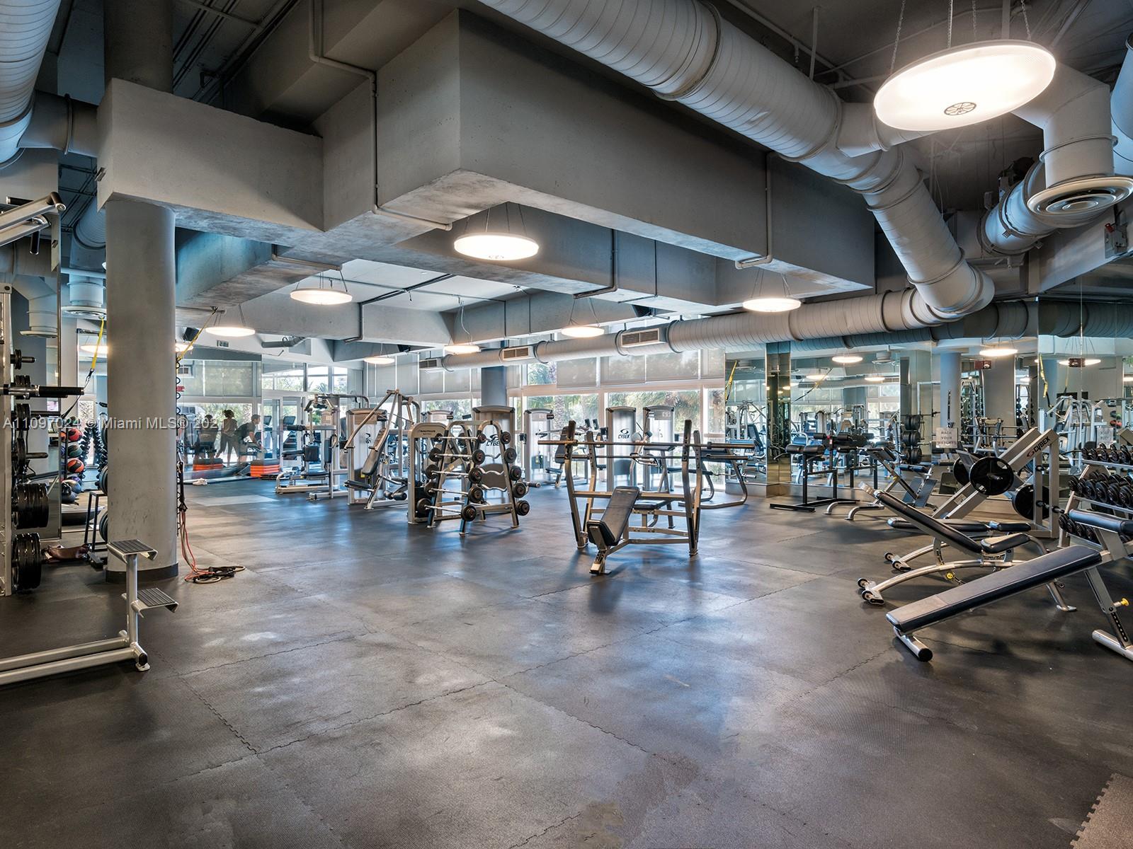 CONTINUUM ON SOUTH BEACH - Residential