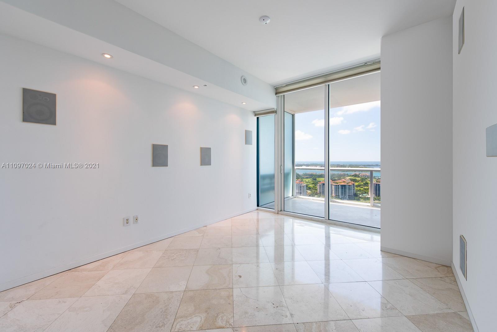 CONTINUUM ON SOUTH BEACH - Residential