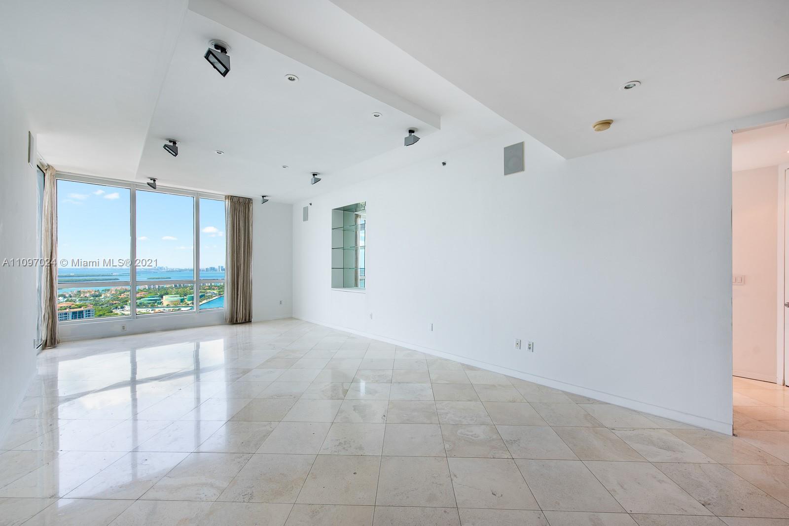 CONTINUUM ON SOUTH BEACH - Residential