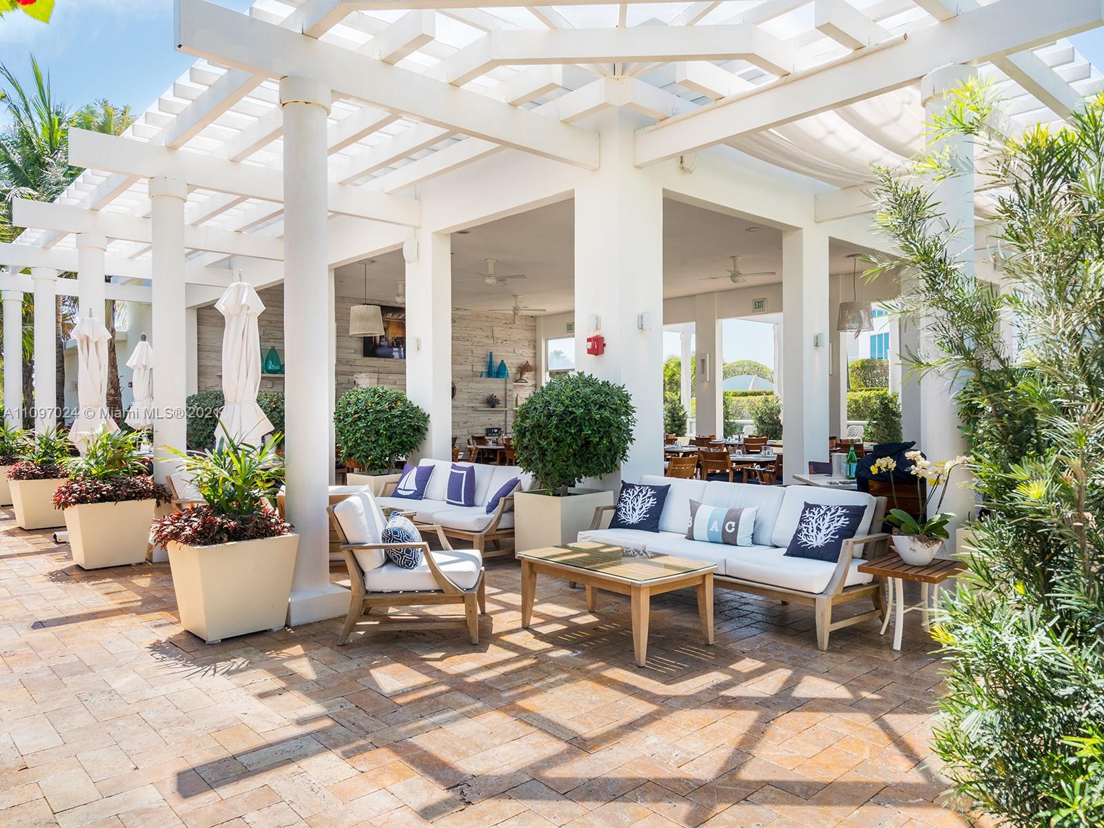 CONTINUUM ON SOUTH BEACH - Residential