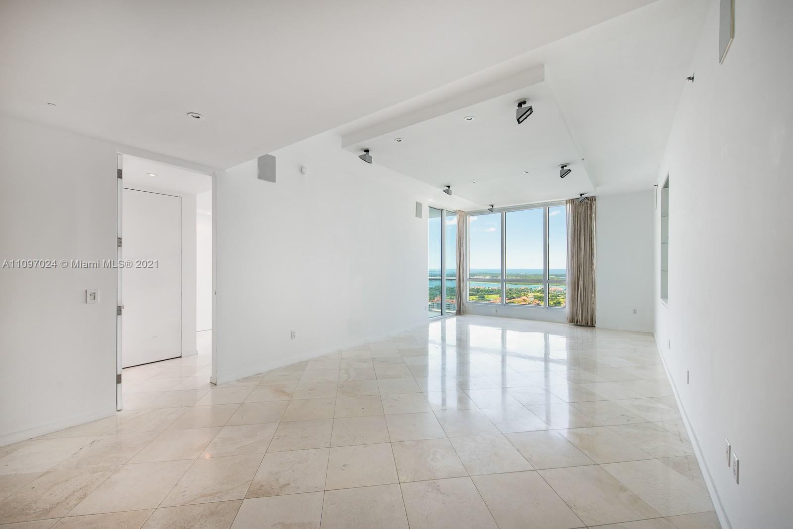 CONTINUUM ON SOUTH BEACH - Residential