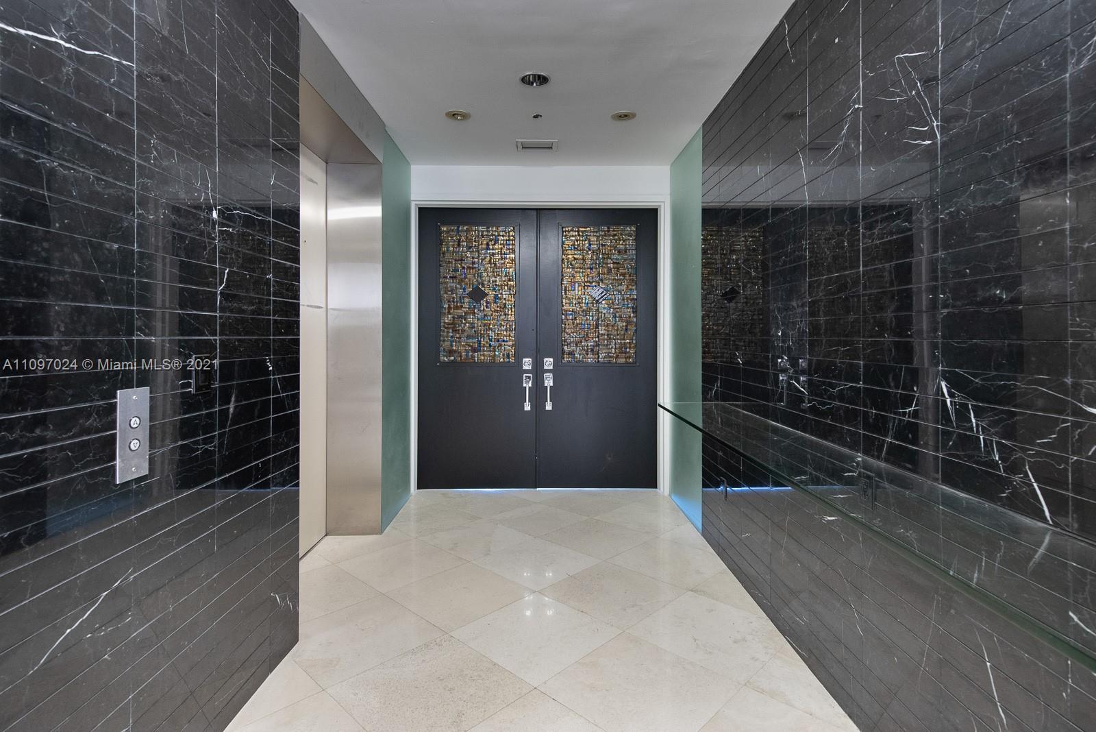 CONTINUUM ON SOUTH BEACH - Residential