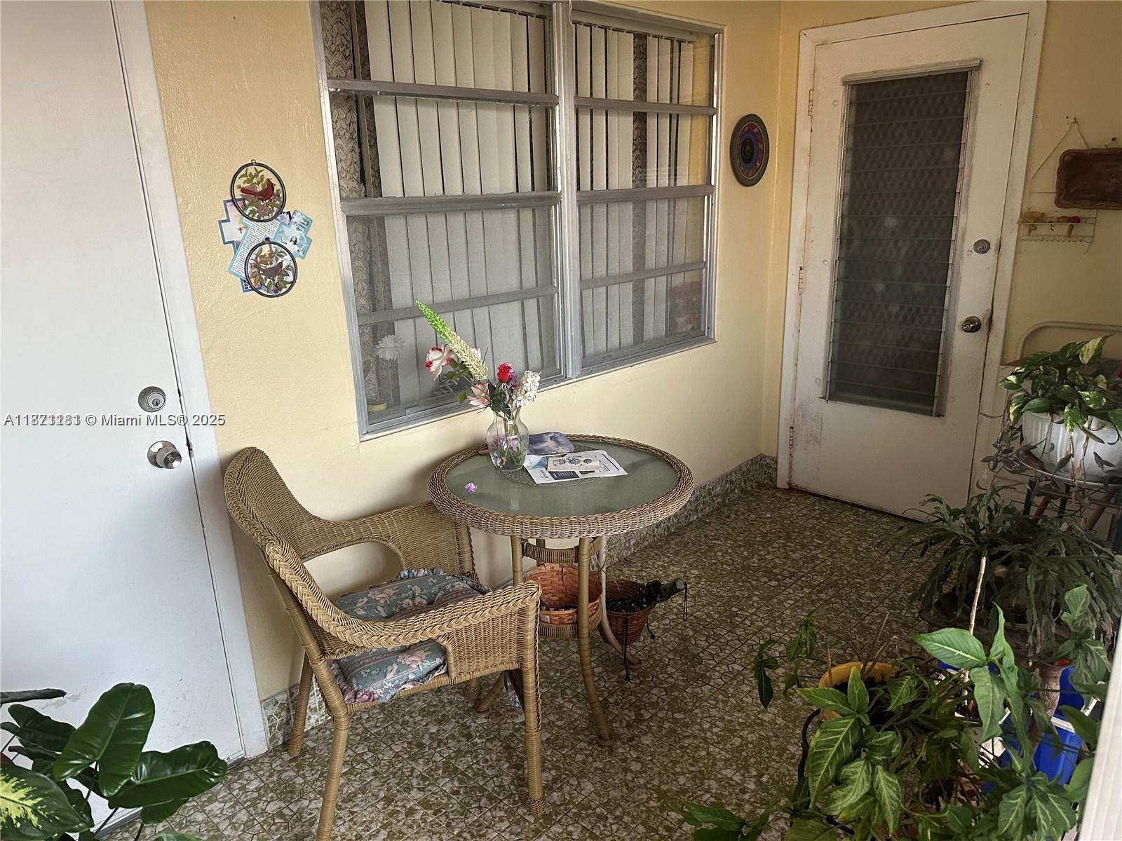 BEVERLY HILLS CONDO NUMBE - Residential