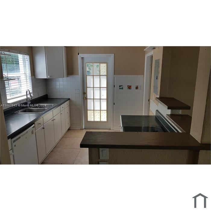 HOLLYWOOD - Residential Lease