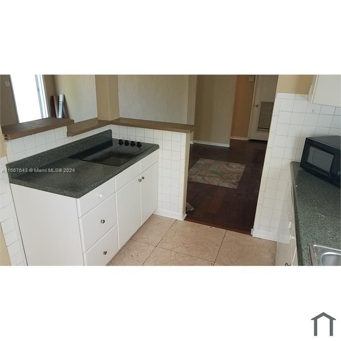 HOLLYWOOD - Residential Lease