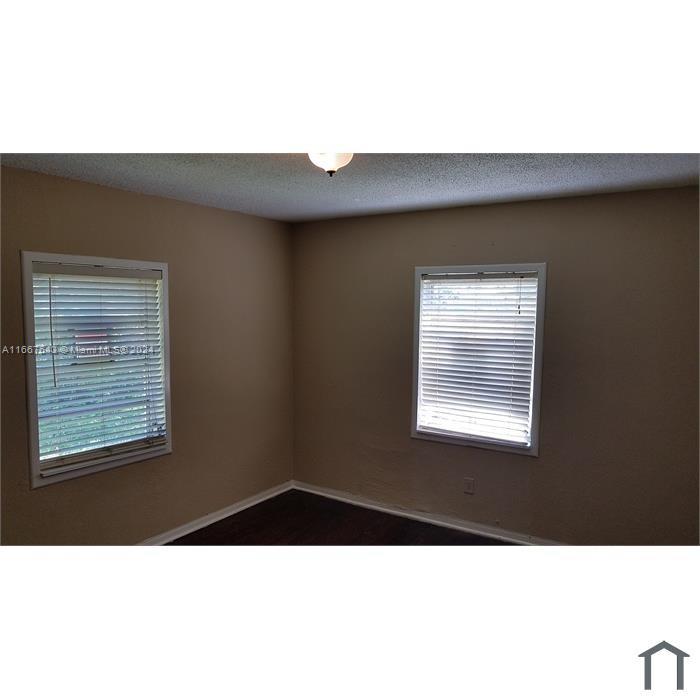 HOLLYWOOD - Residential Lease