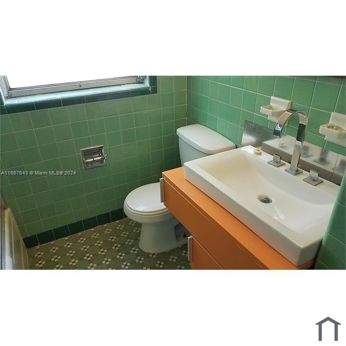 HOLLYWOOD - Residential Lease