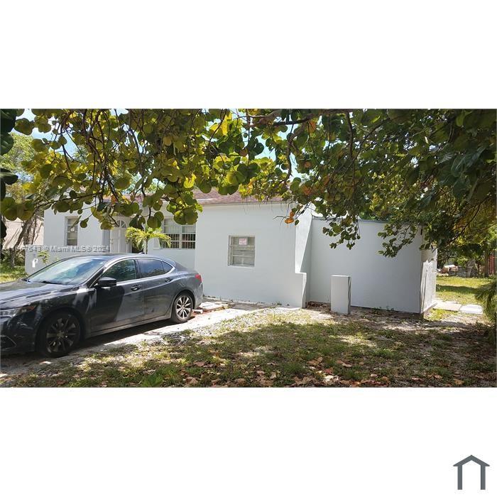 HOLLYWOOD - Residential Lease