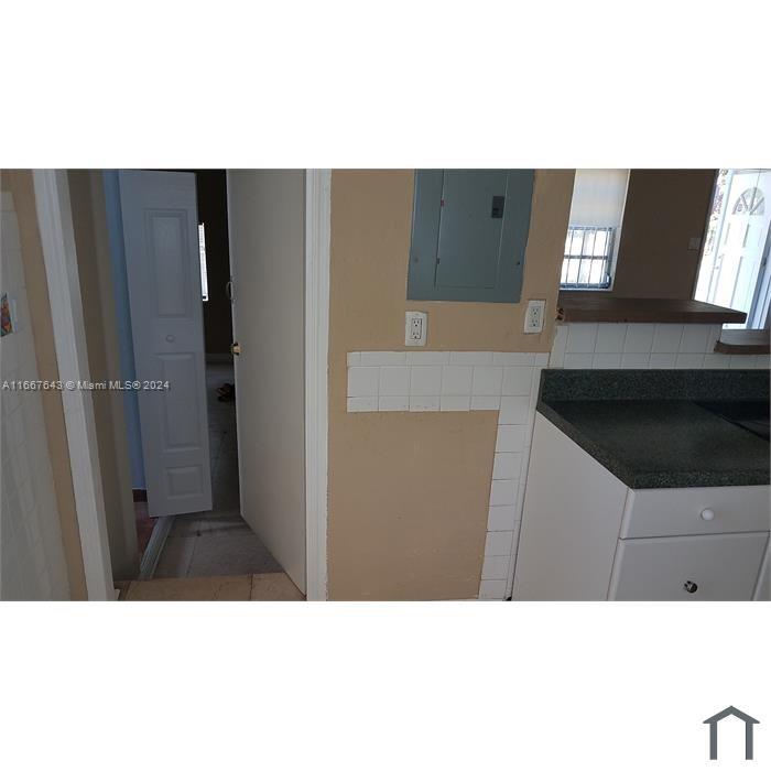 HOLLYWOOD - Residential Lease