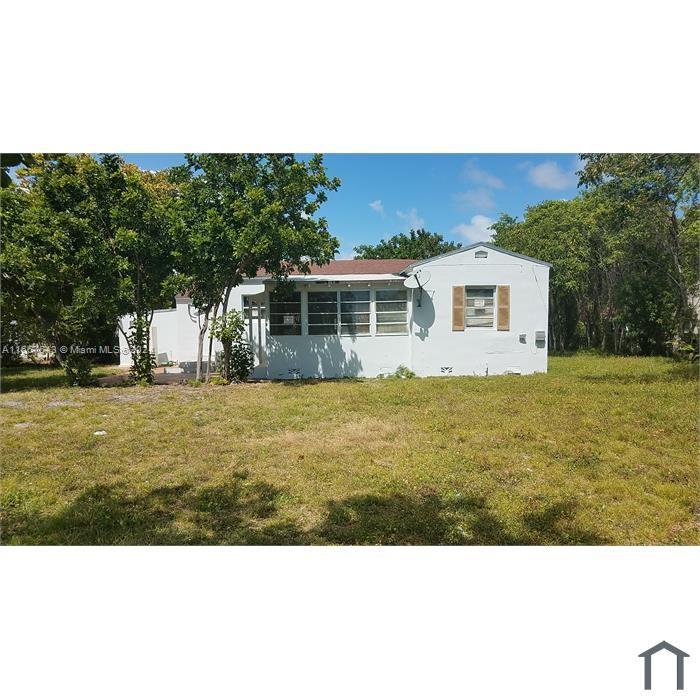 HOLLYWOOD - Residential Lease