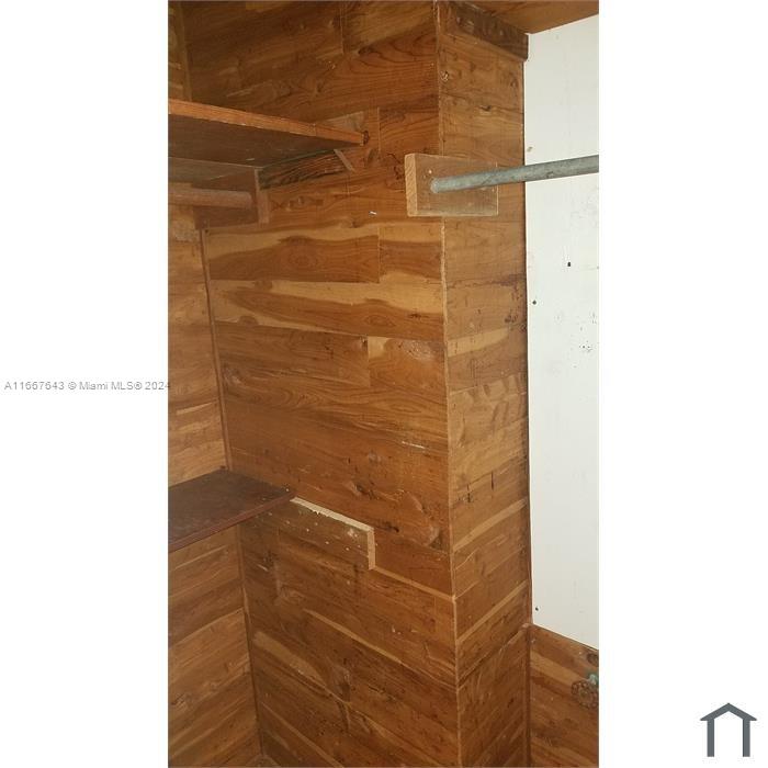 HOLLYWOOD - Residential Lease