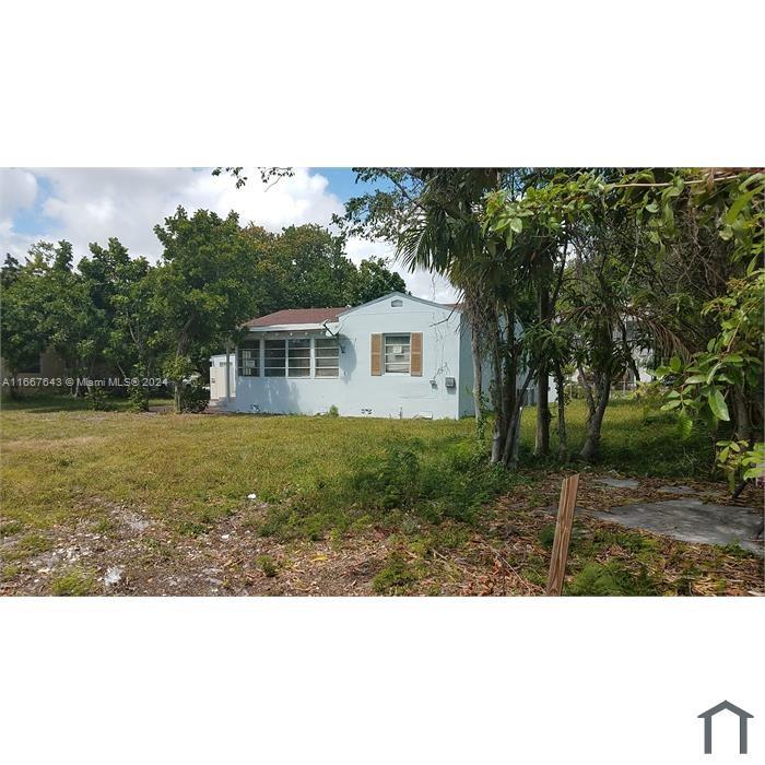 HOLLYWOOD - Residential Lease