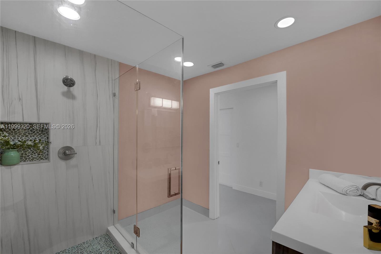 VINIK NO 2 - Residential Lease