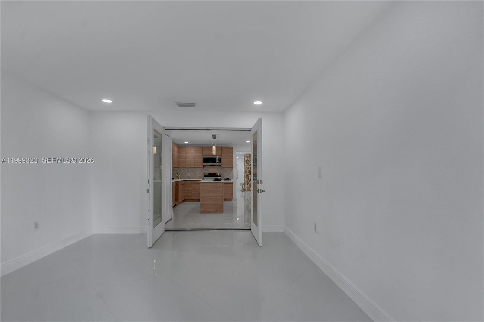 VINIK NO 2 - Residential Lease