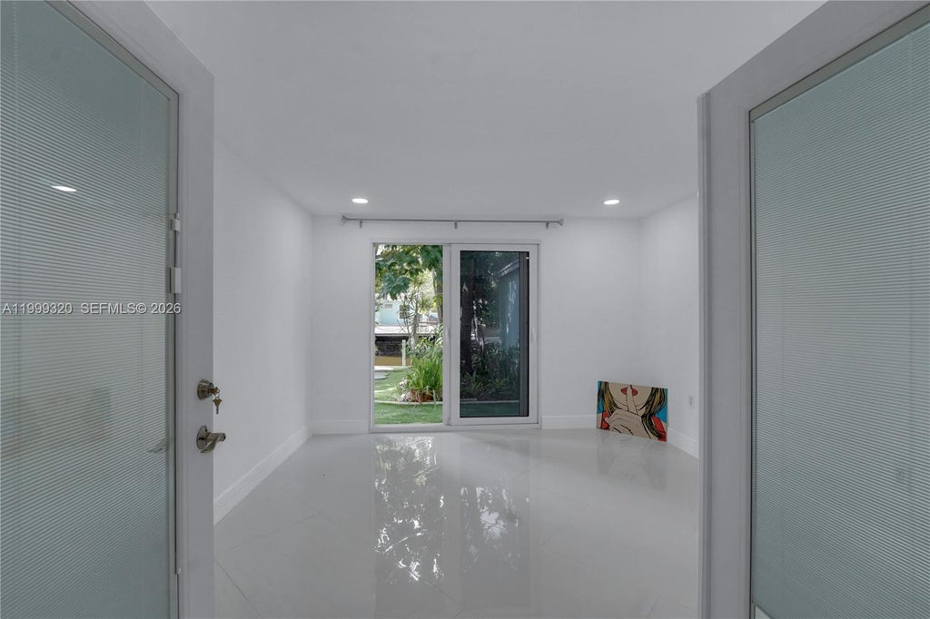 Photo of Fort Lauderdale, FL 33315 (MLS # A11999320)