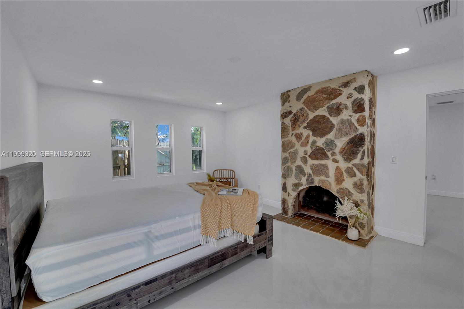 VINIK NO 2 - Residential Lease