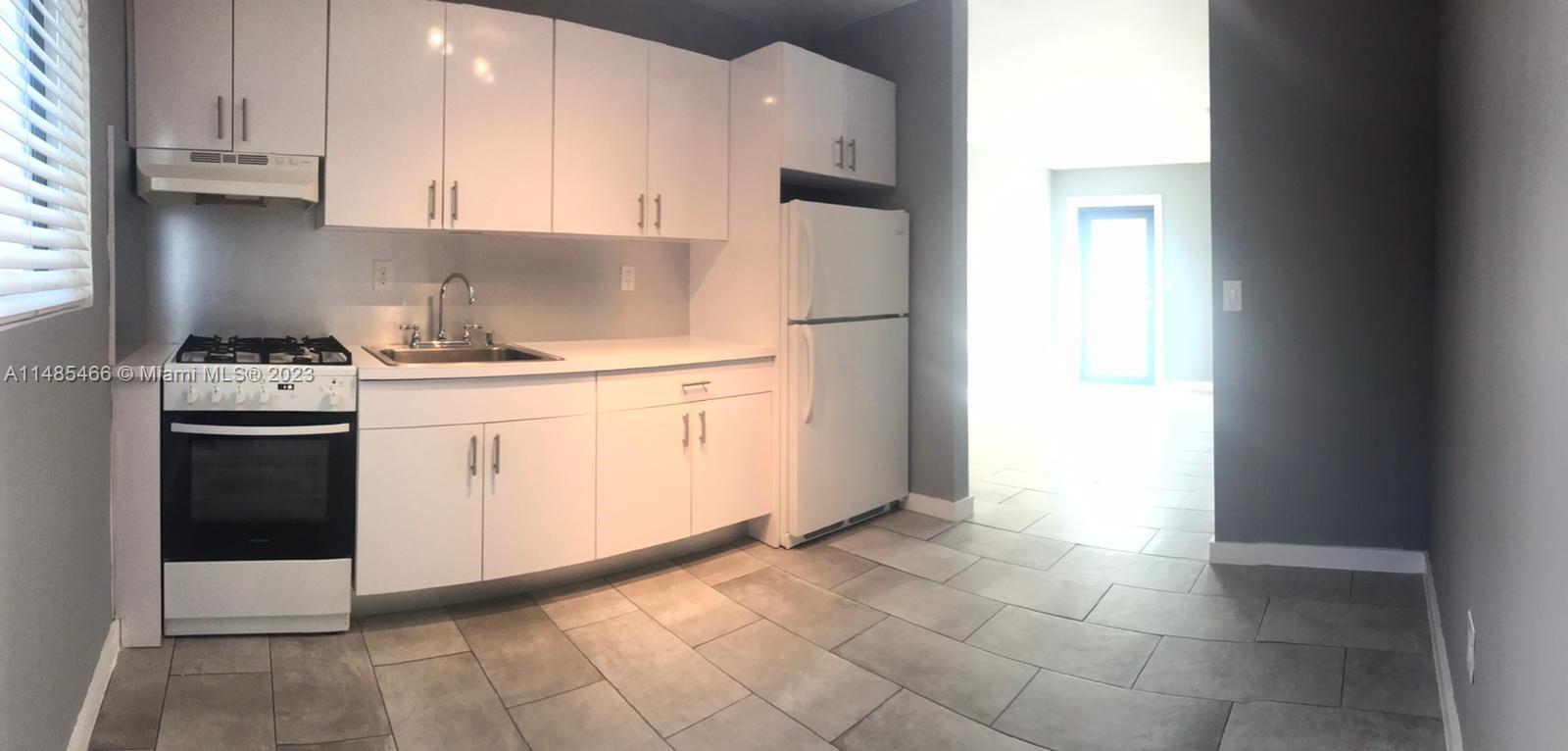Charming 2 Bedroom Near Wynwood.
Spectacular apartment near Wynwood. Newly remodeled with beautiful finishes. Luxury kitchen with granite countertops and cabinets. Remodeled tile bathroom with a Modern Splash. You will love this apartment.