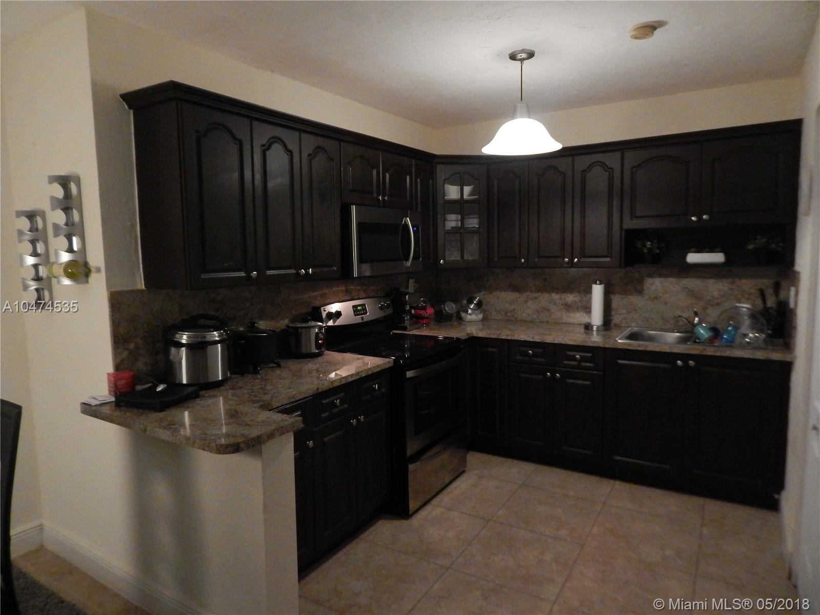 ROYALE GREEN TOWNHOUSE SE - Residential Lease