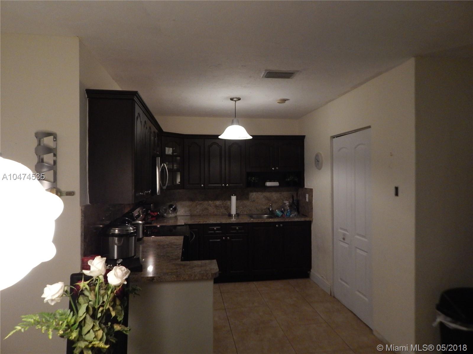 ROYALE GREEN TOWNHOUSE SE - Residential Lease